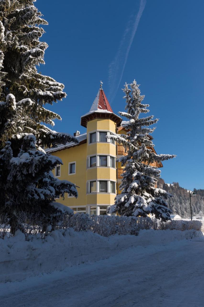 Hotel Cristallo Dobbiaco Exterior foto